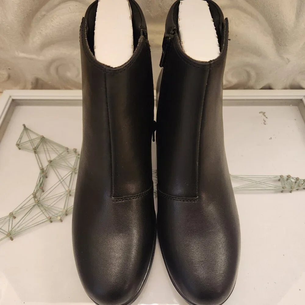 Clarks Black Leather 